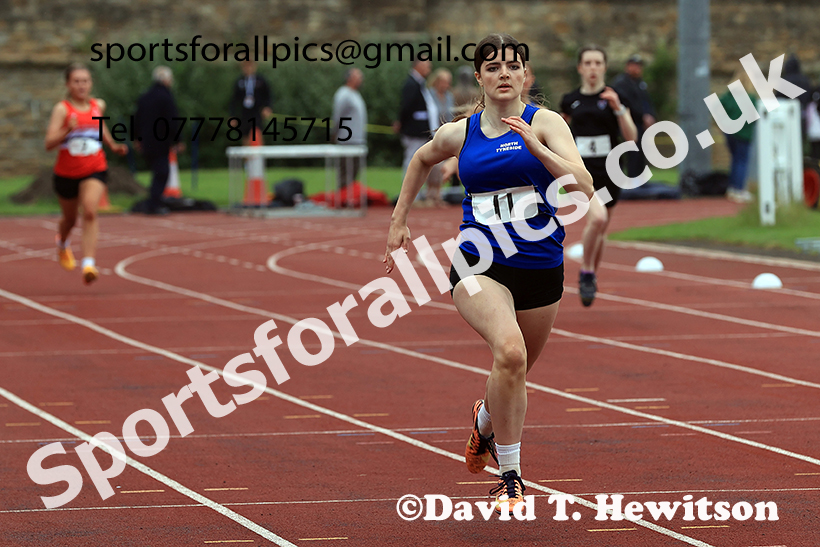 Girls 300 metres, 2025 Northumberland Schools Track and Fields, Wentworth, Hexham. Photo: David T. Hewitson/Sports for All Pics